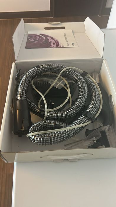 Продам моющий пылесос Roboclean