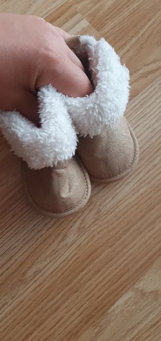 Botosei primii pasi UGG