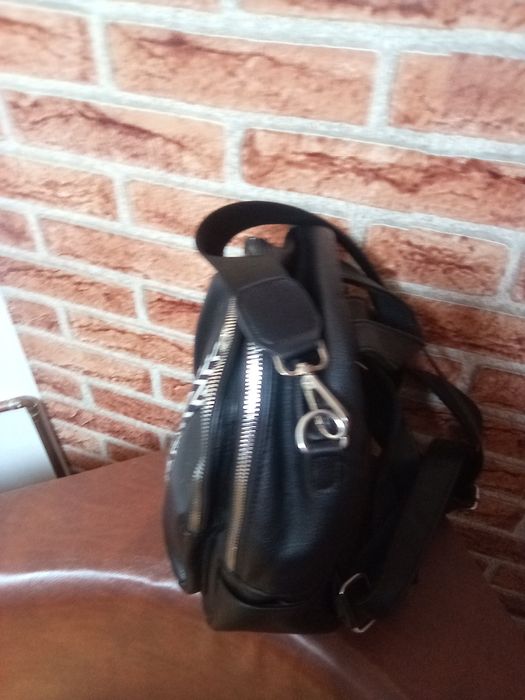Rucsac negru tip geanta