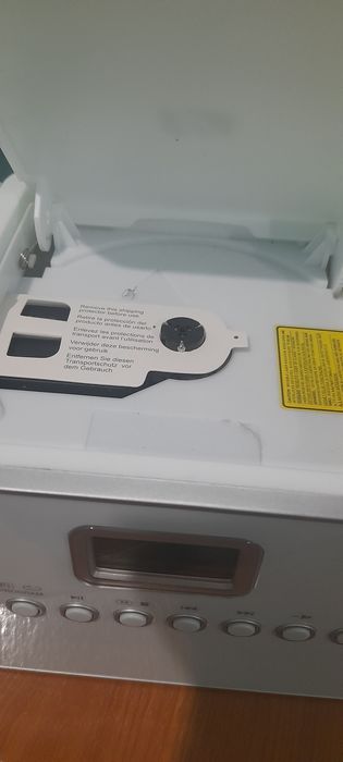 Radio casetofon cu Cd,usb ,si aux NOU!!