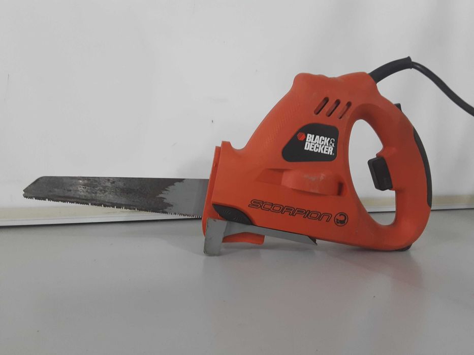 Саблен трион - Black & Decker 400W