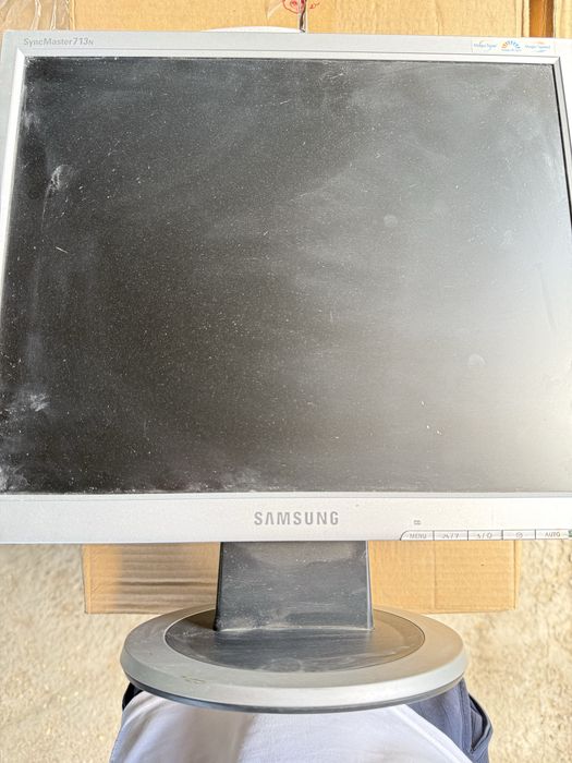 Монитор Samsung в хорошем сосиоянии