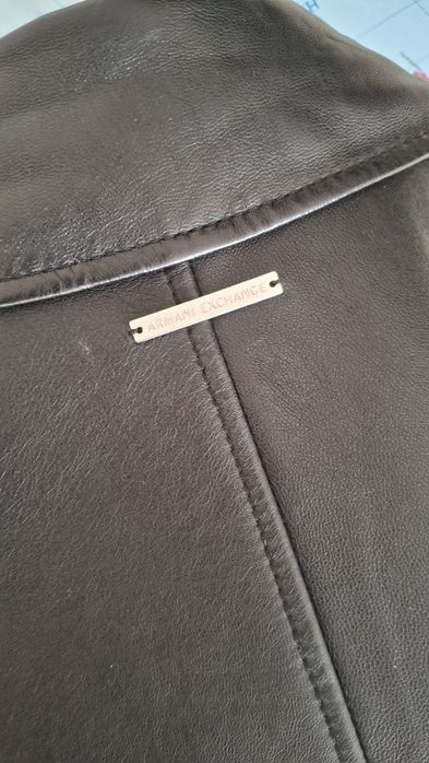 Продам кожанку Armani