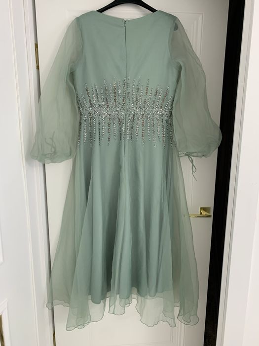 Продам платья……..