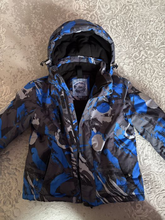 Продаю зимнюю куртку