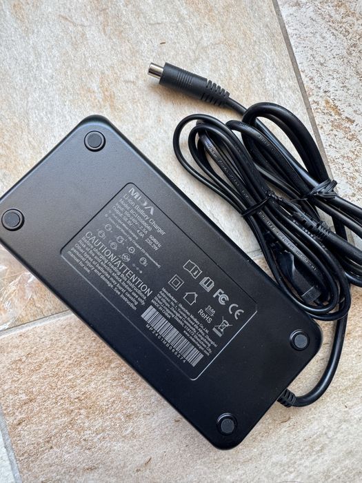 Incarcator 58,8v-4ah  bicicleta/trotineta electrica NOU