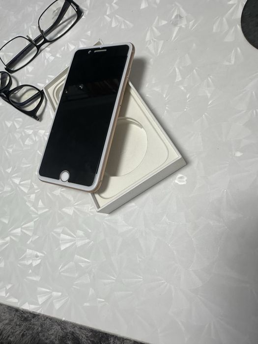 Vand iphone 12 si 7plus
