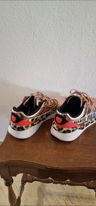 Puma ediție limitata auriu rose 36