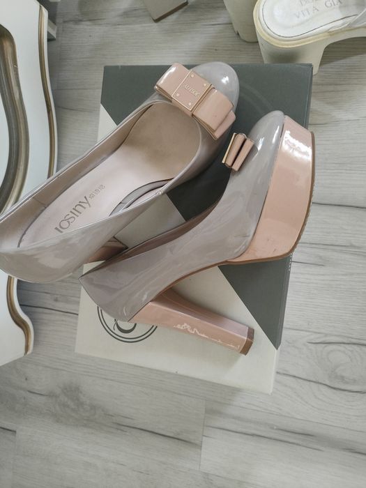 Пропродам туфли 37 размеры по 5000