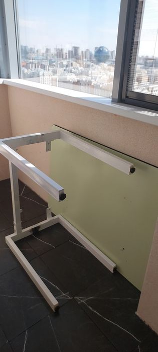 Кухонный уголок и стол