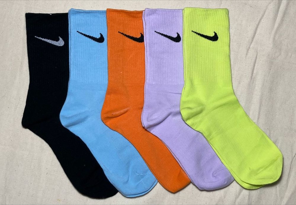 Носки от 300 тг,район ТРЦ Москва