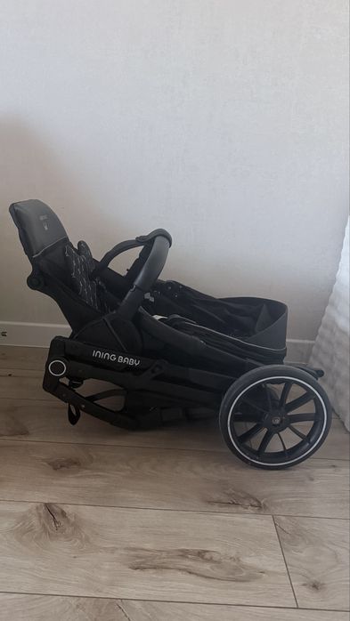 Продам прогулочную коляску