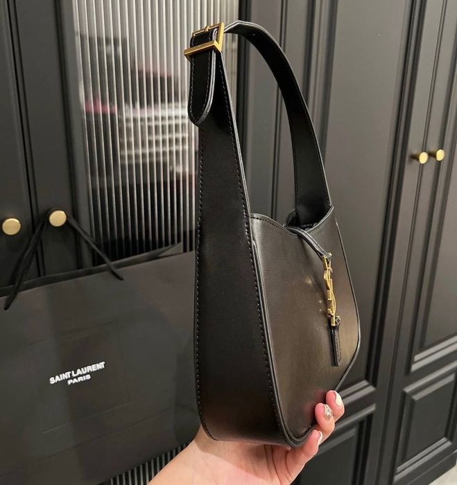 Saint Laurent Le 5 À 7 hobo bag