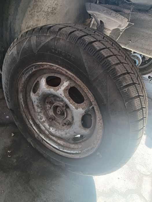 Продам резину лепучку 175/70/13R