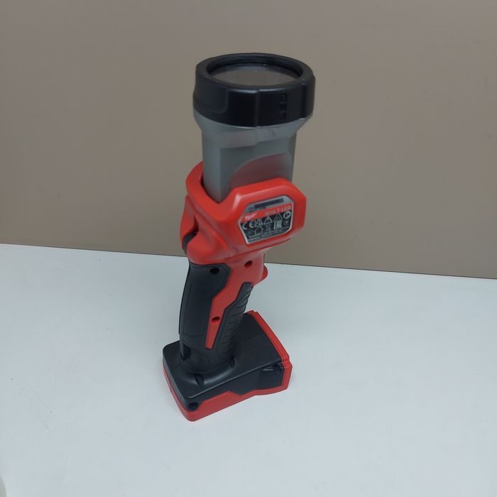 Лед фенер Milwaukee M18 TLED