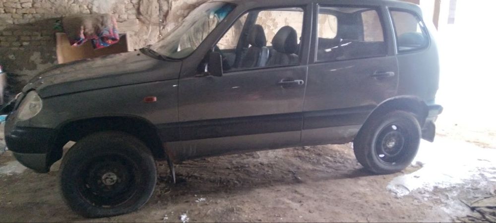 Niva sotiladi daxshat