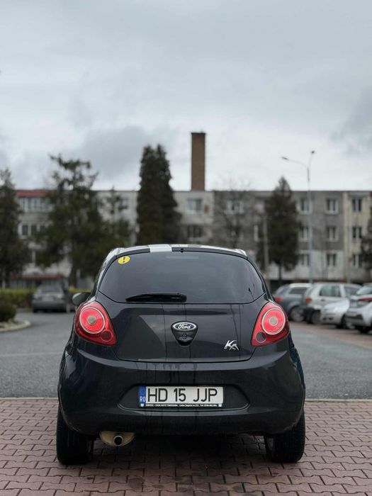 Vând Ford KA Titanium 1.2 bezină