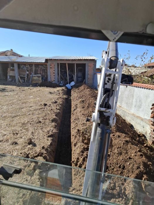 Услуги с Мини багер и тристранен самосвал