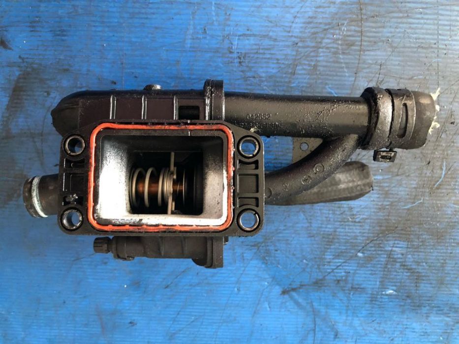 carcasa termostat 1.6 hdi peugeot 206