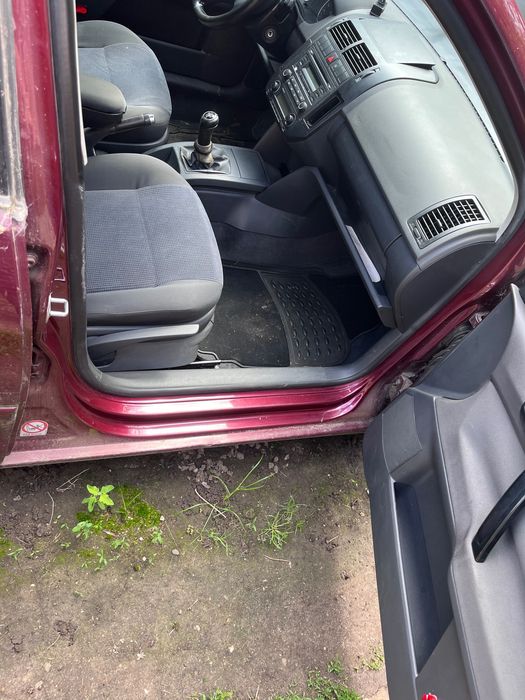 Volkswagen Polo 2005 diesel, 704 € — imagine 5