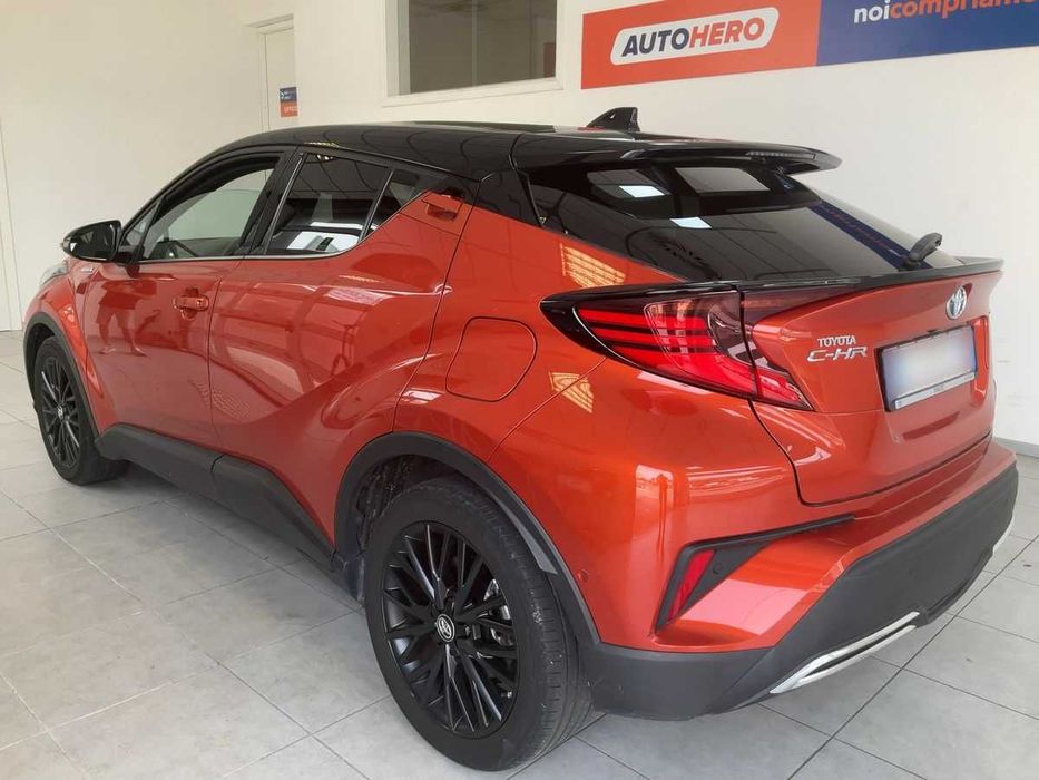 Toyota C-HR 2.0 184ks Hybrid Premiere