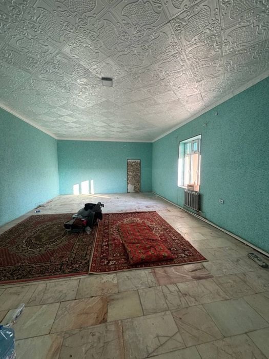 Кармана тумани Варқ 1 магазин сотилади.. Яшаш шароит бор