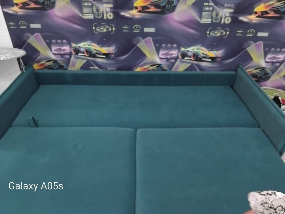 Продам диван. Срочно.