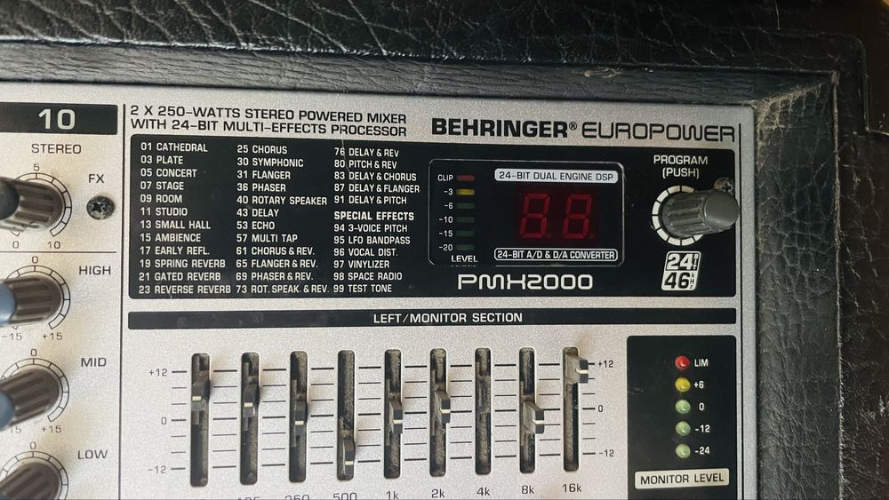 Усилитель и микшер Behringer pmx 2000
