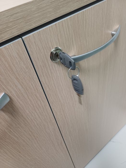 Шкаф новый,  комбинированный