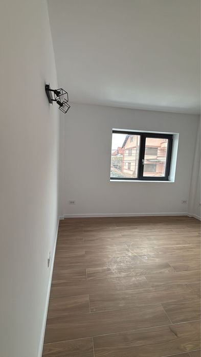 Spatiu comercial birouri centru 100 mp si 45 mp construiti strada Banu Maracine