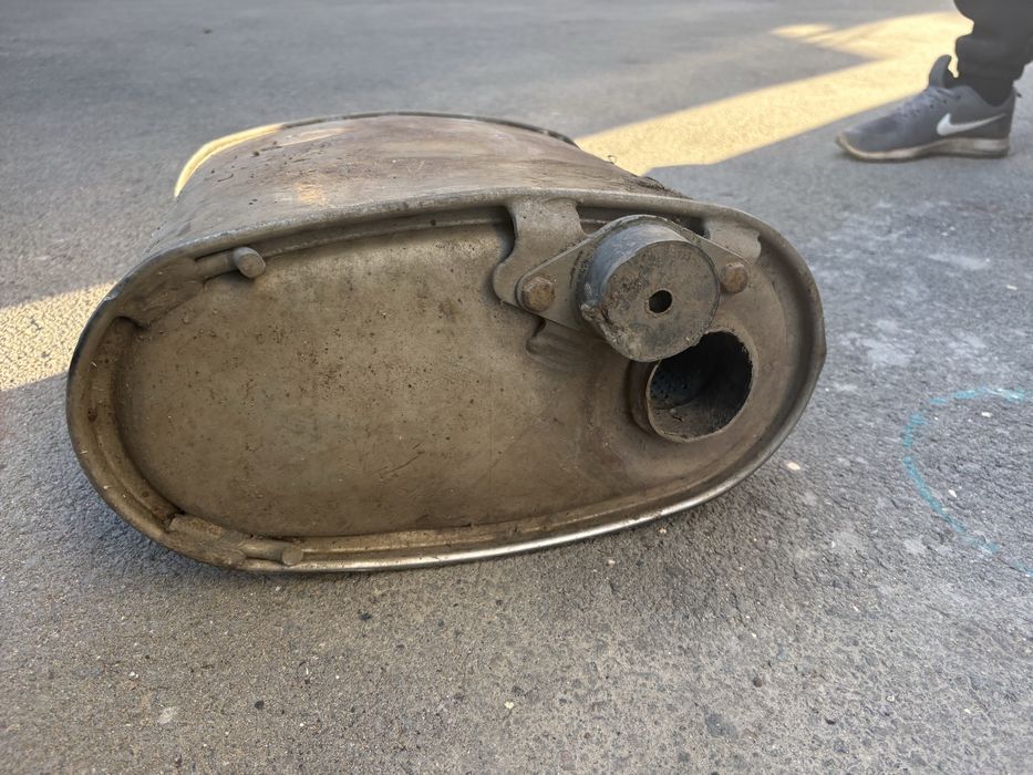 Продам глушак от бмв е39