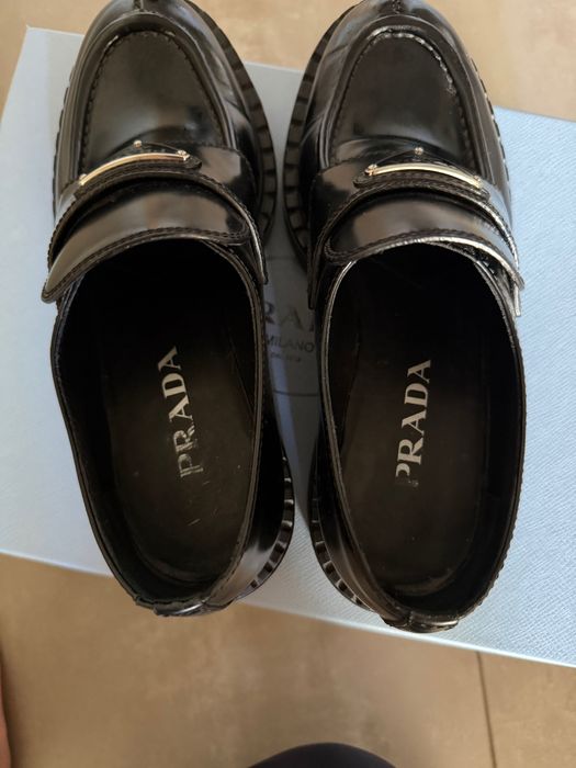 Оригинални дамски обувки Prada