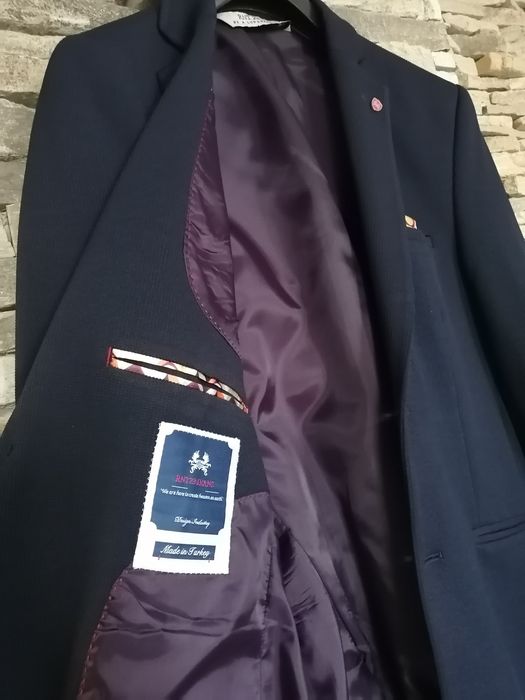 Продавам мъжки сака, цвят тъмно синьо, размер М