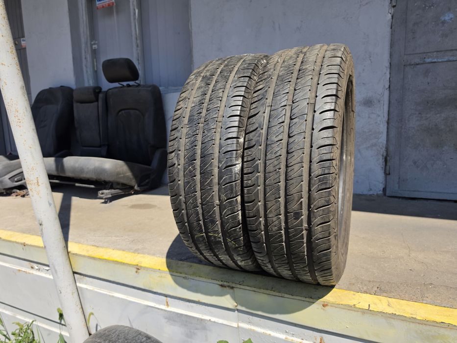 2 бр. летни гуми за бус  215/65/16C Uniroyal 7+ mm DOT 0920