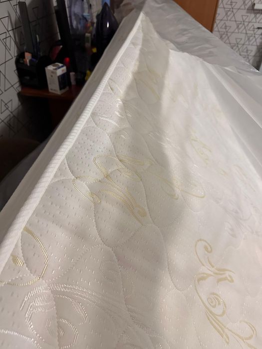 Продам матрас в отличном состоянии