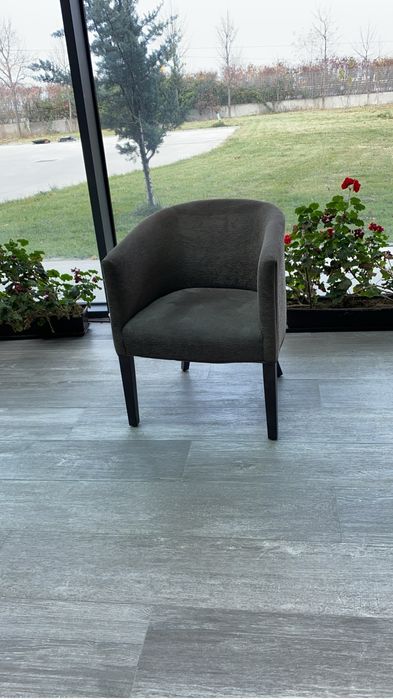 Scaune moderne, diverse modele și culori – stare foarte bună