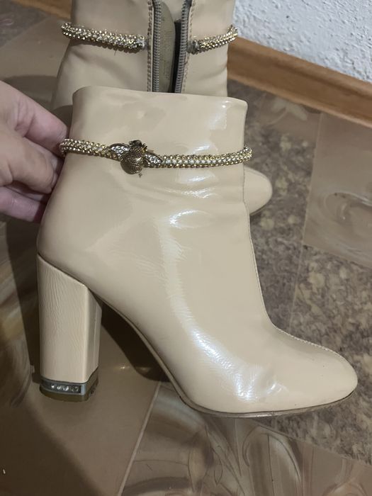 Лакированные сапожки