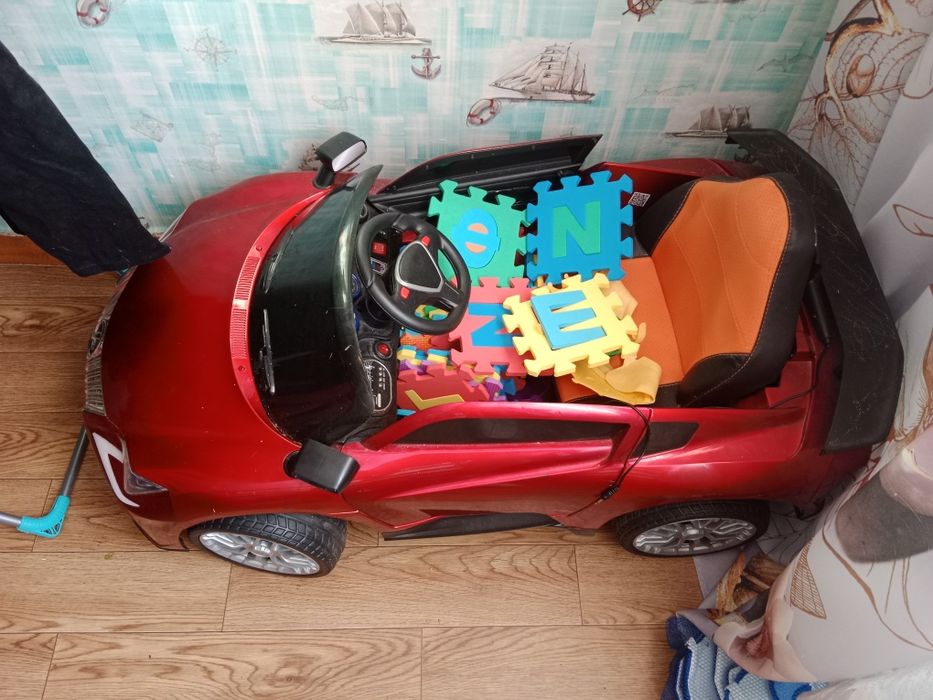Продам детскую машину