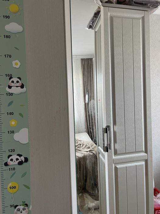 Шкаф угловой в хорошем состояний