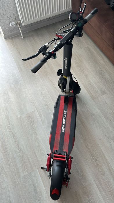 Продам самокат Kugoo