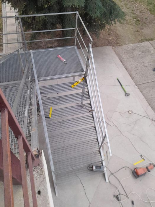 Scara metalica zincata exterioara pt  casa , beci și incendiu ISU