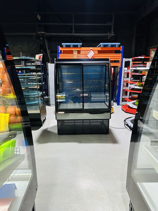 Стеллажи,витрины,прилавки,холодильники,стелажи,лофт