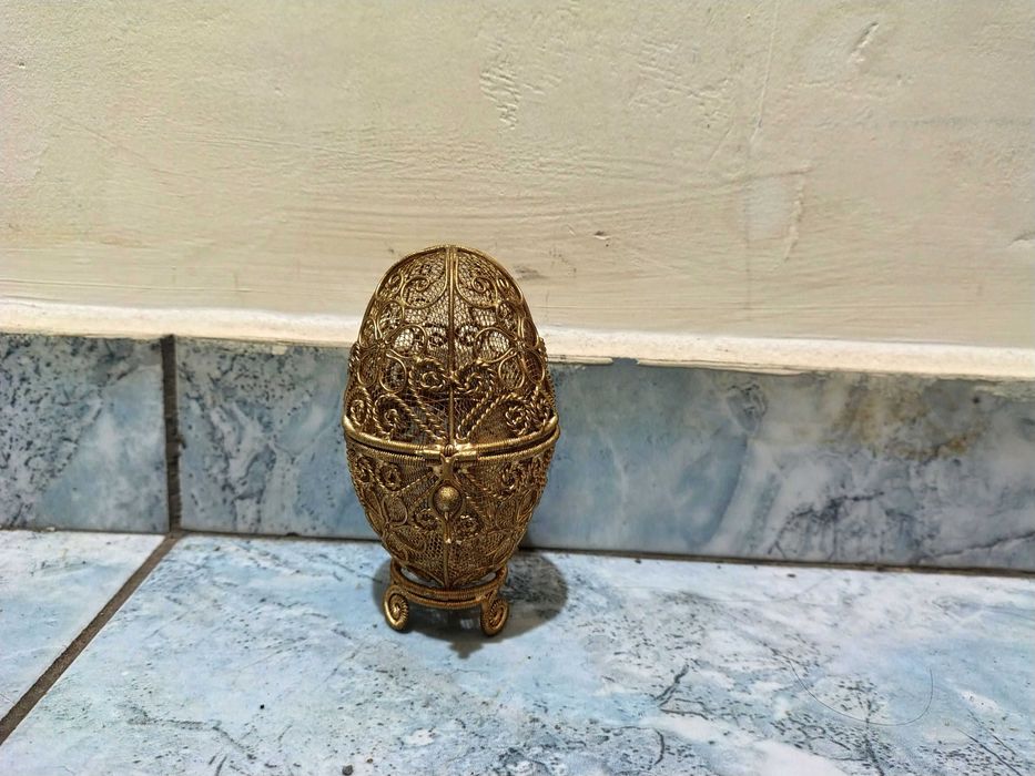 Уникално Красиво Филигранено Яйце Бижутерка
