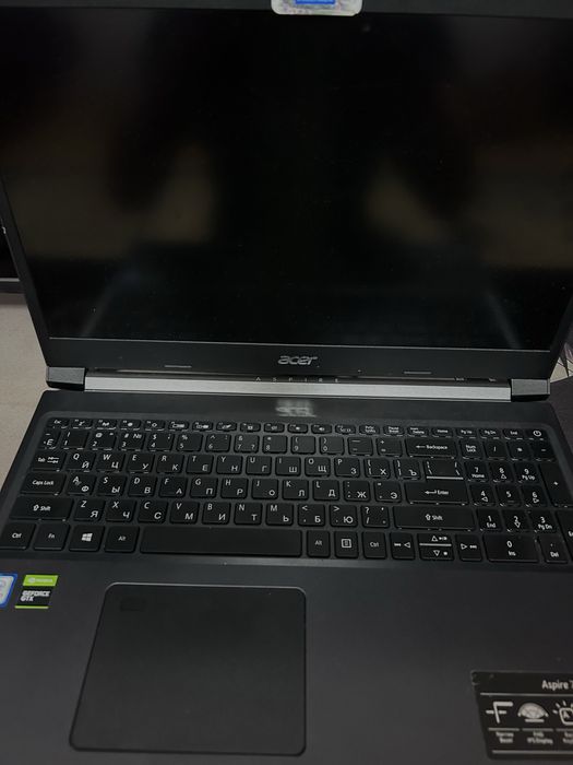 Acer Aspire A715