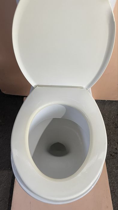 Продается унитаз