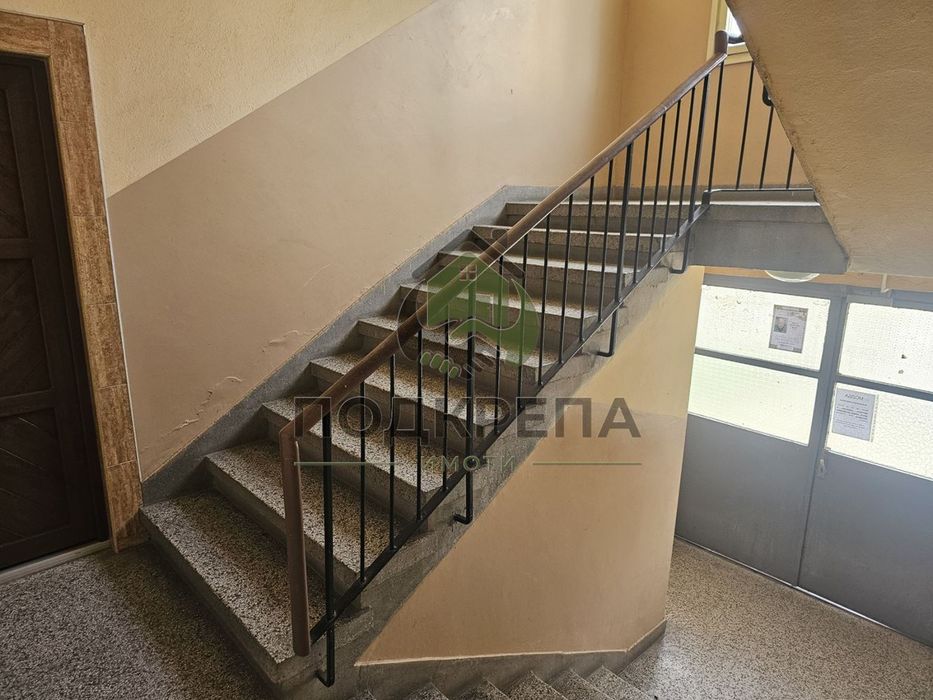 Просторен апартамент с реална квадратура в Кючук Париж – до НАП и Пар