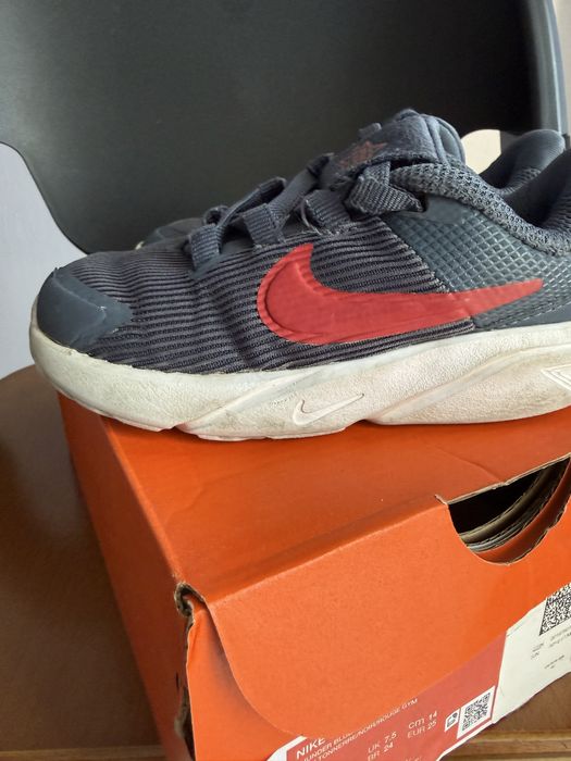 Детские кроссовки