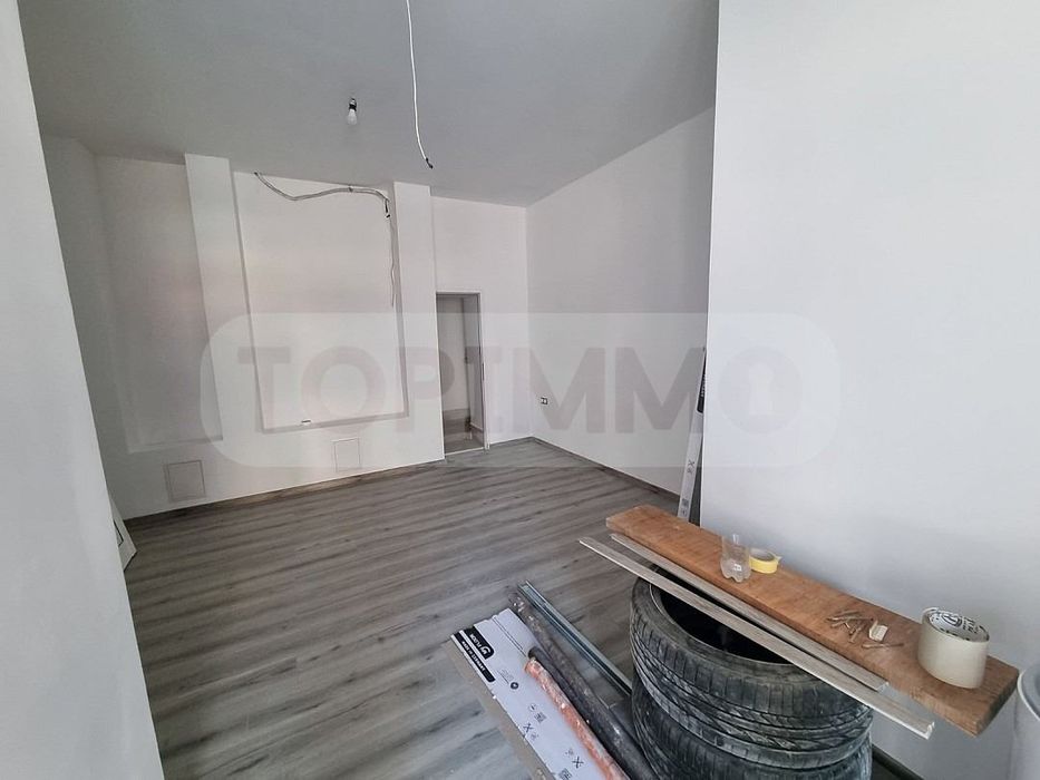 Дава се под наем Магазин в Варна, Колхозен пазар - 100 кв.м за 765 € - Снимка #1