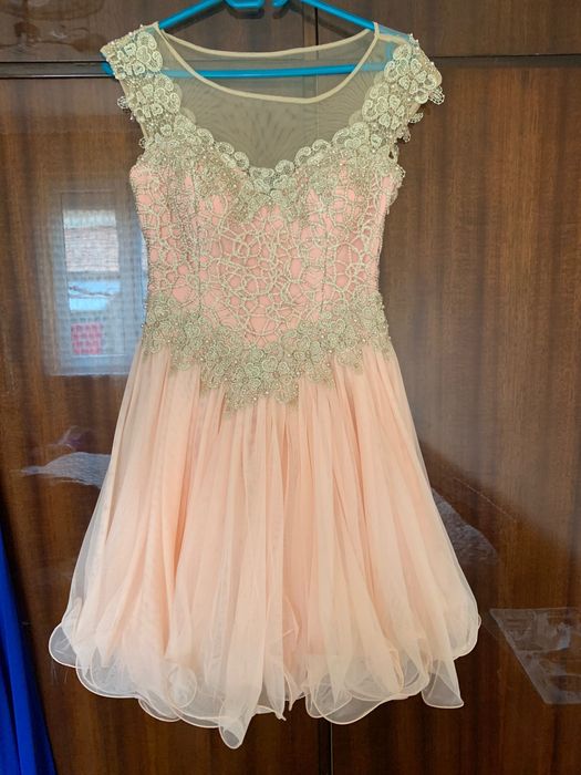 Къса бална рокля