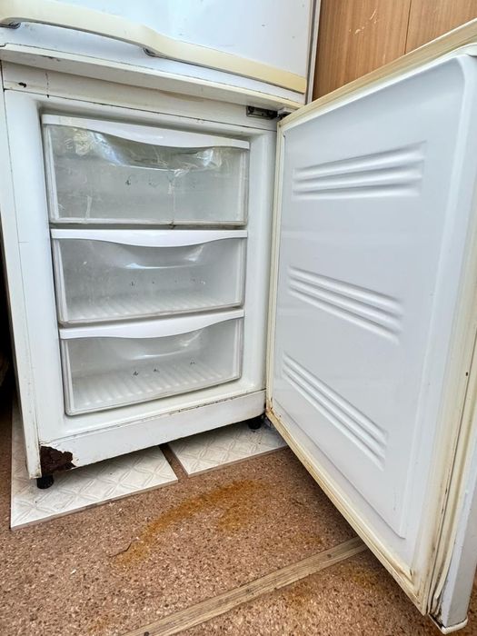 Продам холодильник Samsung